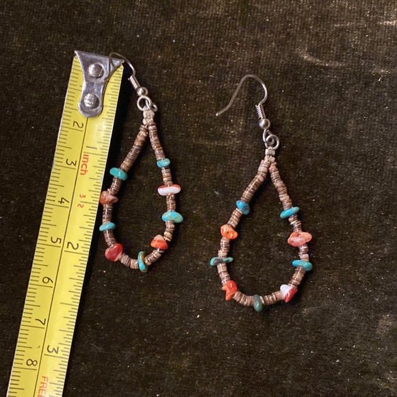 Santa Domingo hoop heishi chip turquoise & spiney oyster earrings - Picture 6 of 6